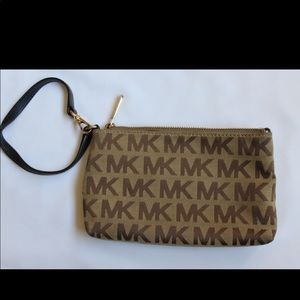 Micheal Kors Wristlet